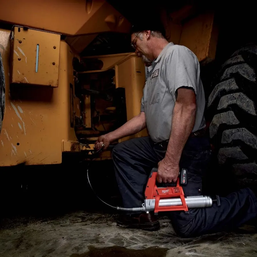 pompe-a-graisse-m12-gg-0-milwaukee (1).webp